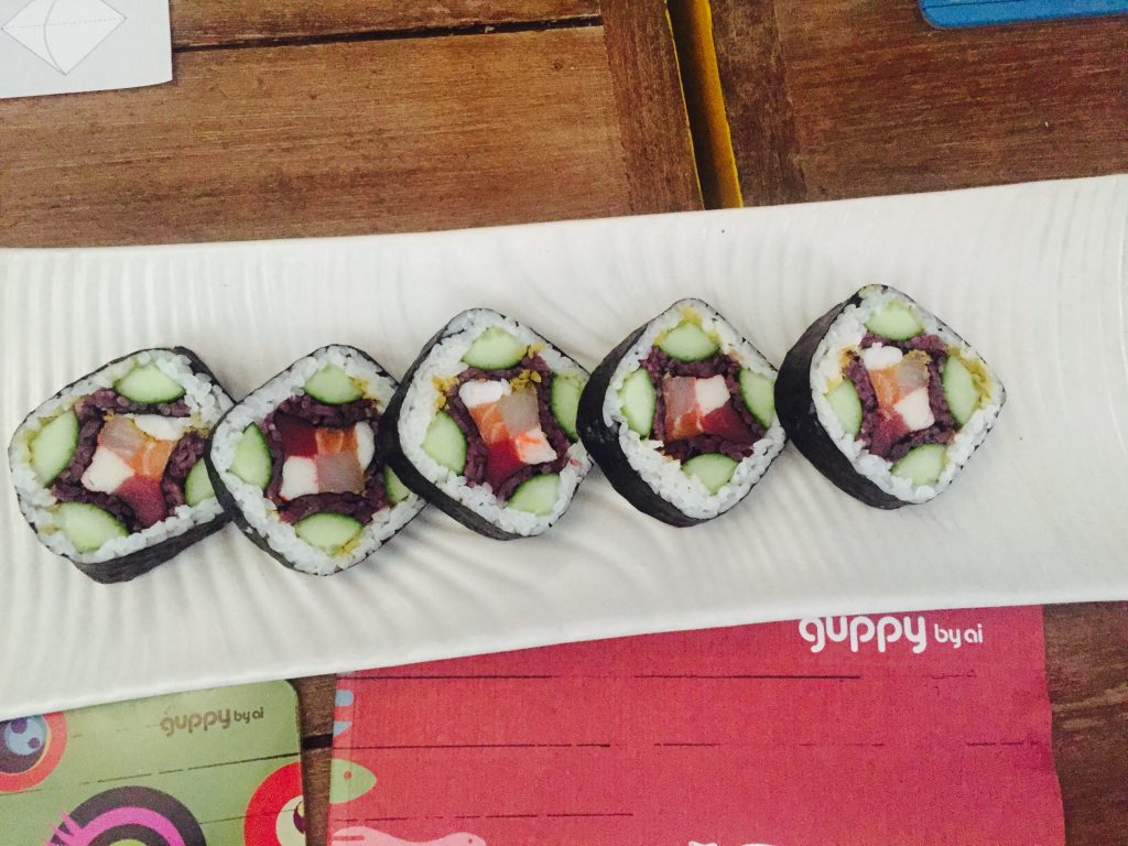 Hanami thick sushi roll