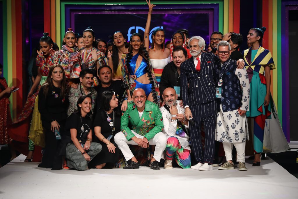 Mr. Sunil Sethi, President FDCI with the designers at the Finale LMIFW SS'19