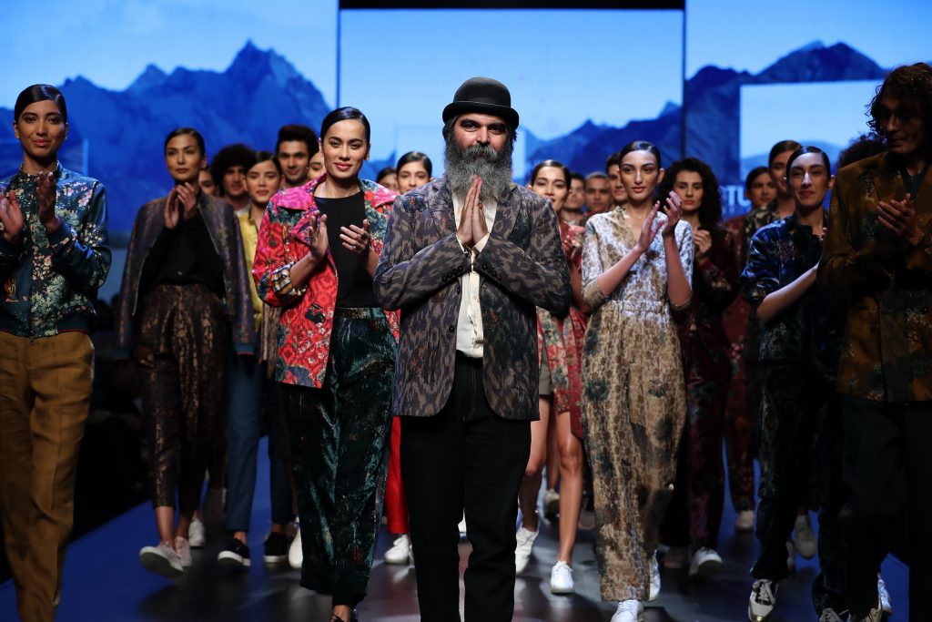 Designer Suket Dhir @ FDCI LMIFW AW 19 (3)